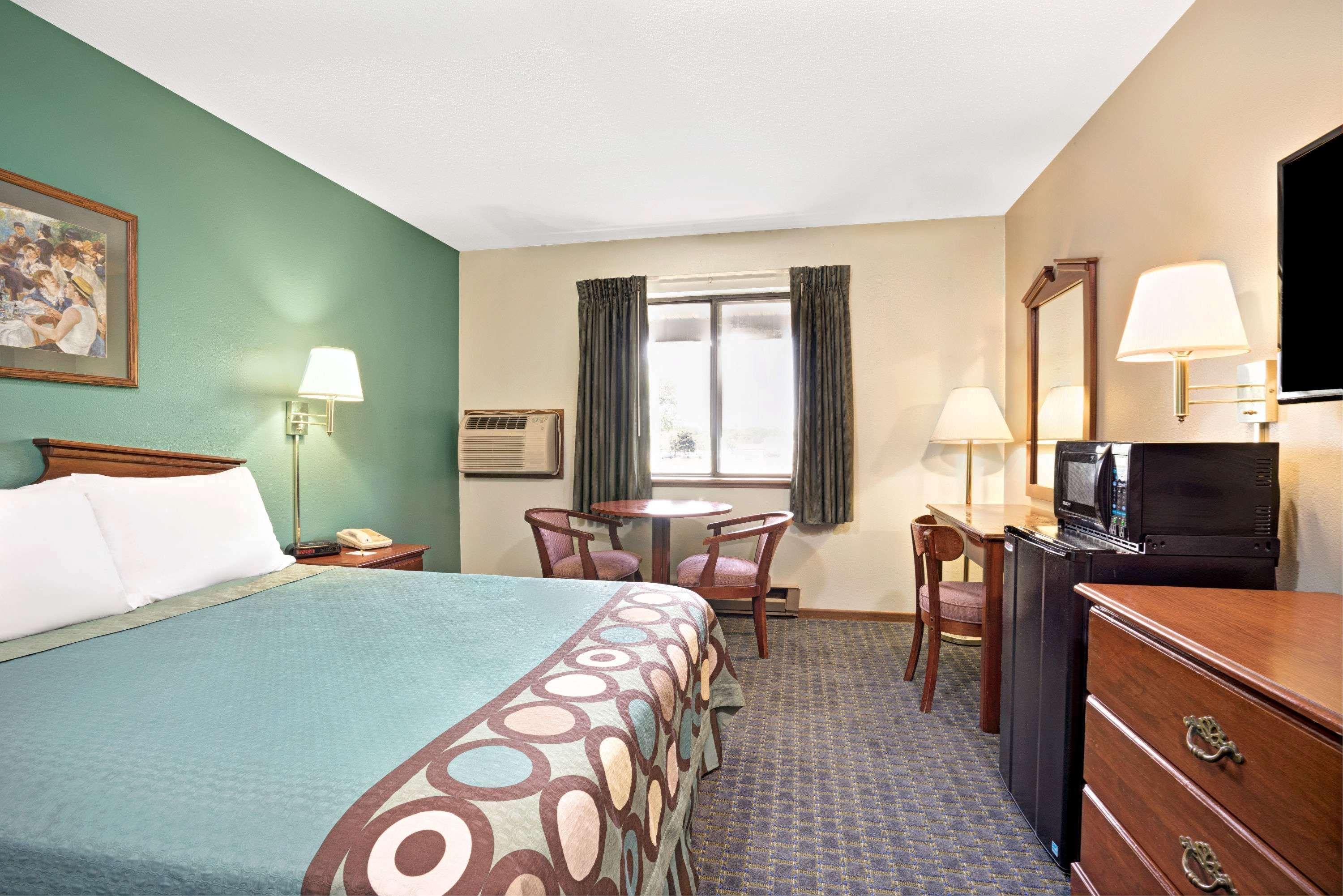 Hotel Super 8 By Wyndham Hudson Esterno foto