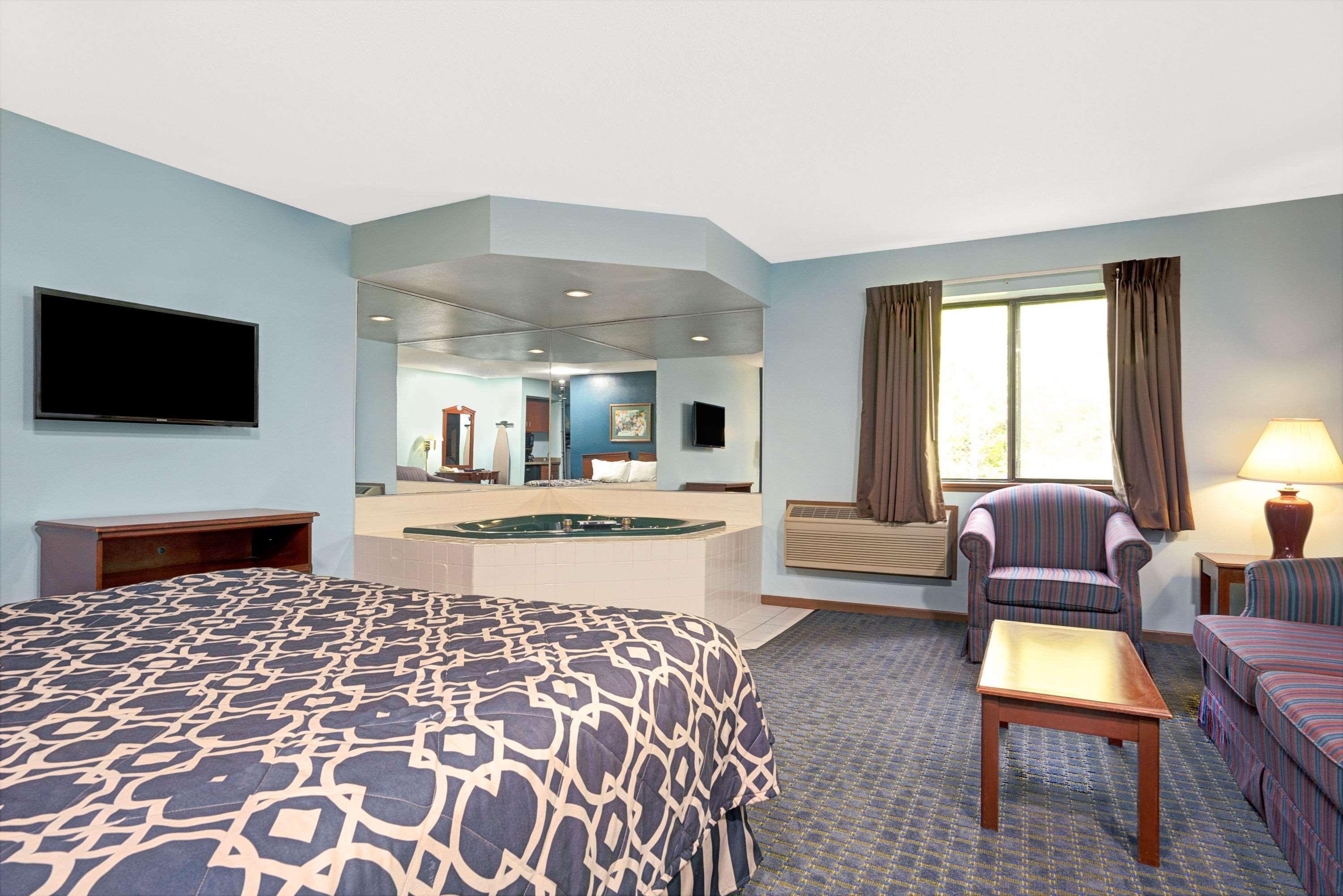 Hotel Super 8 By Wyndham Hudson Esterno foto