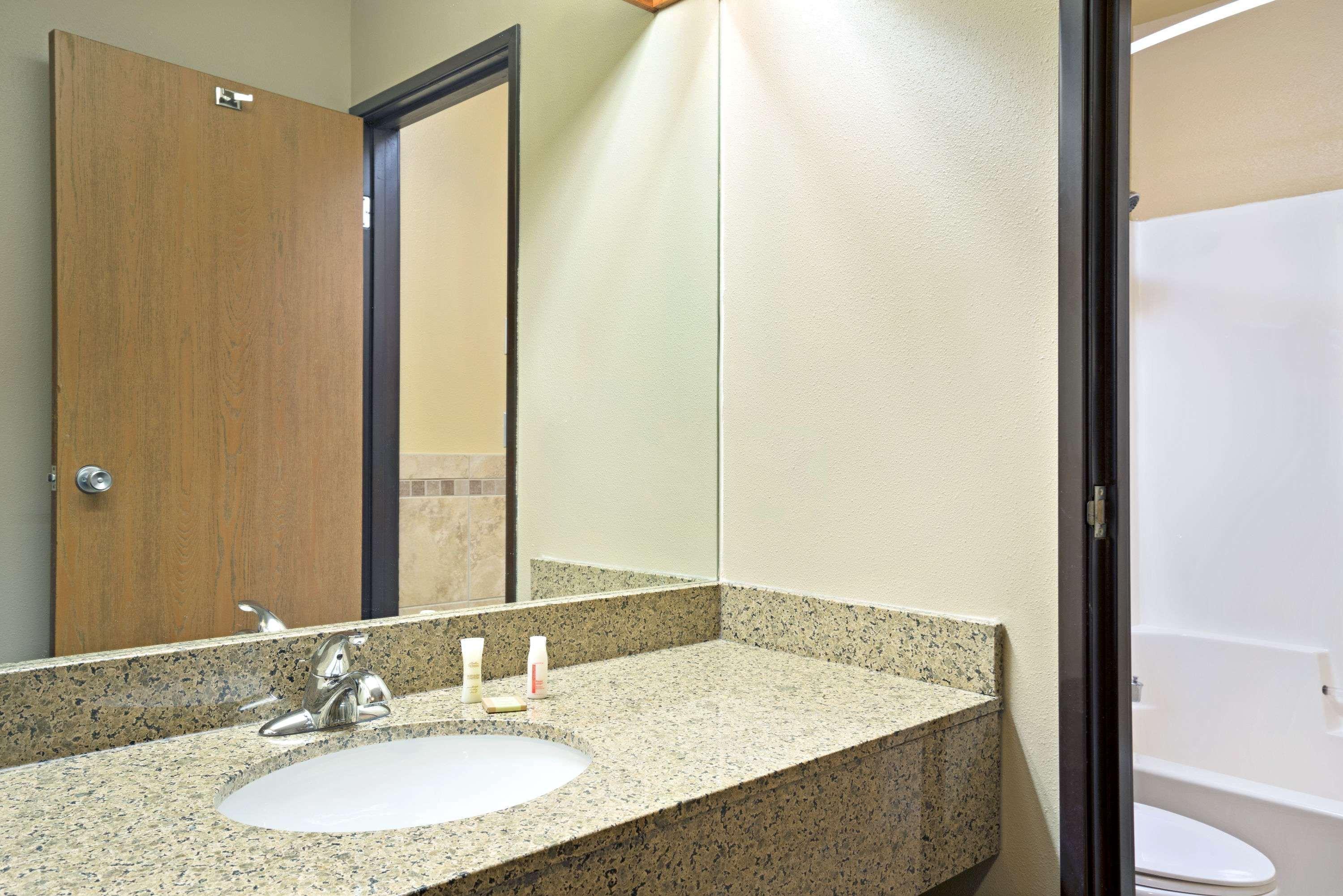 Hotel Super 8 By Wyndham Hudson Esterno foto