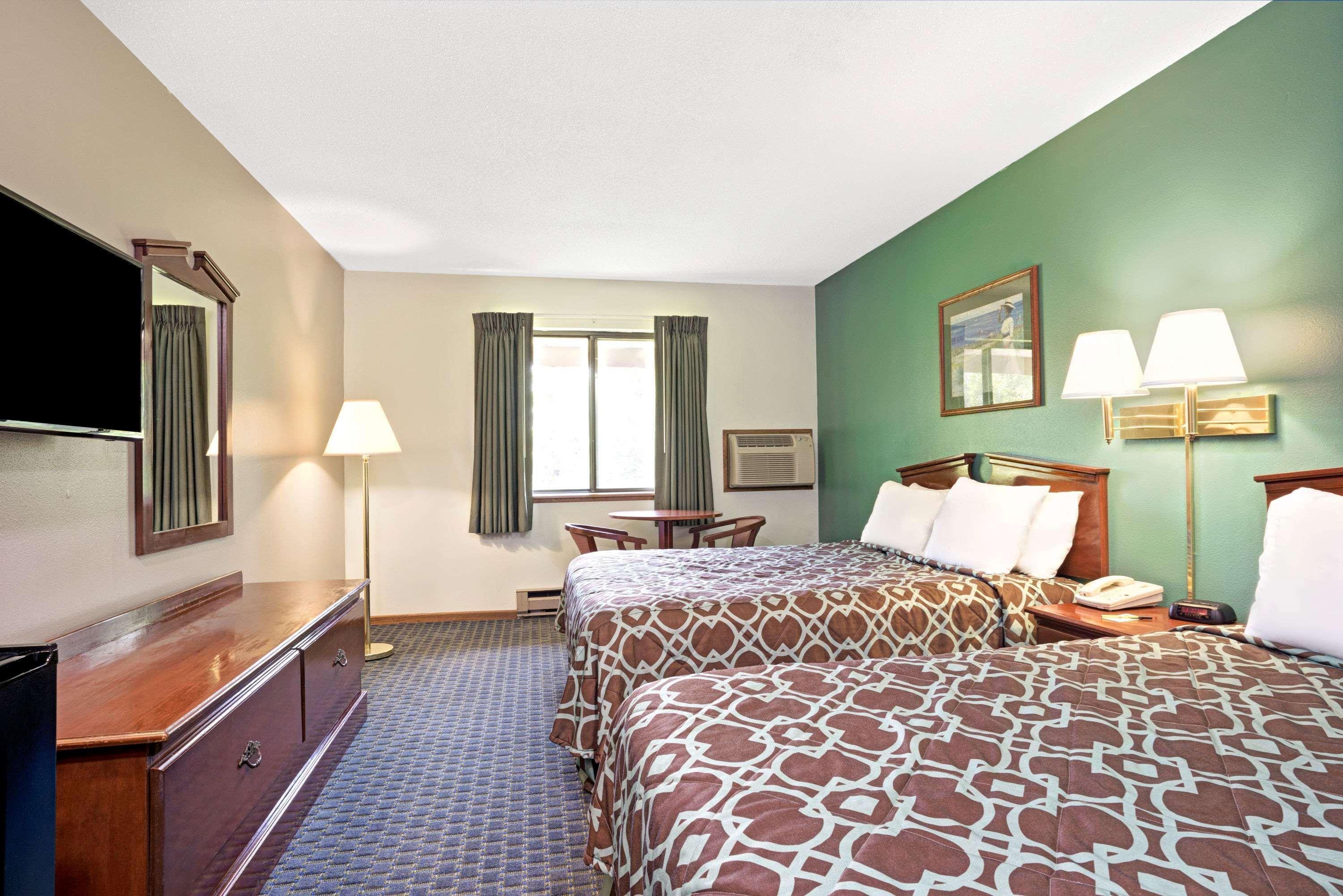 Hotel Super 8 By Wyndham Hudson Esterno foto